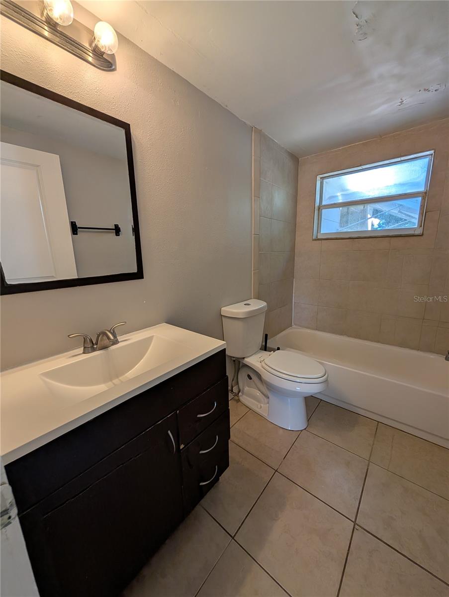 COLONIAL HILLS - Residential Lease