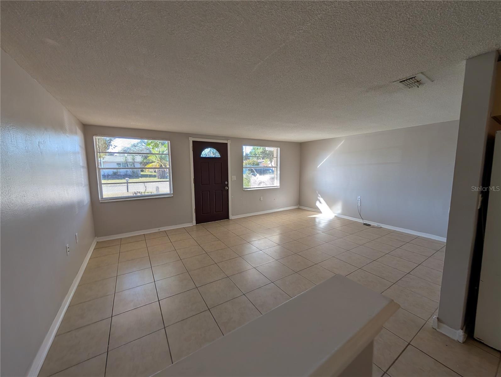 COLONIAL HILLS - Residential Lease