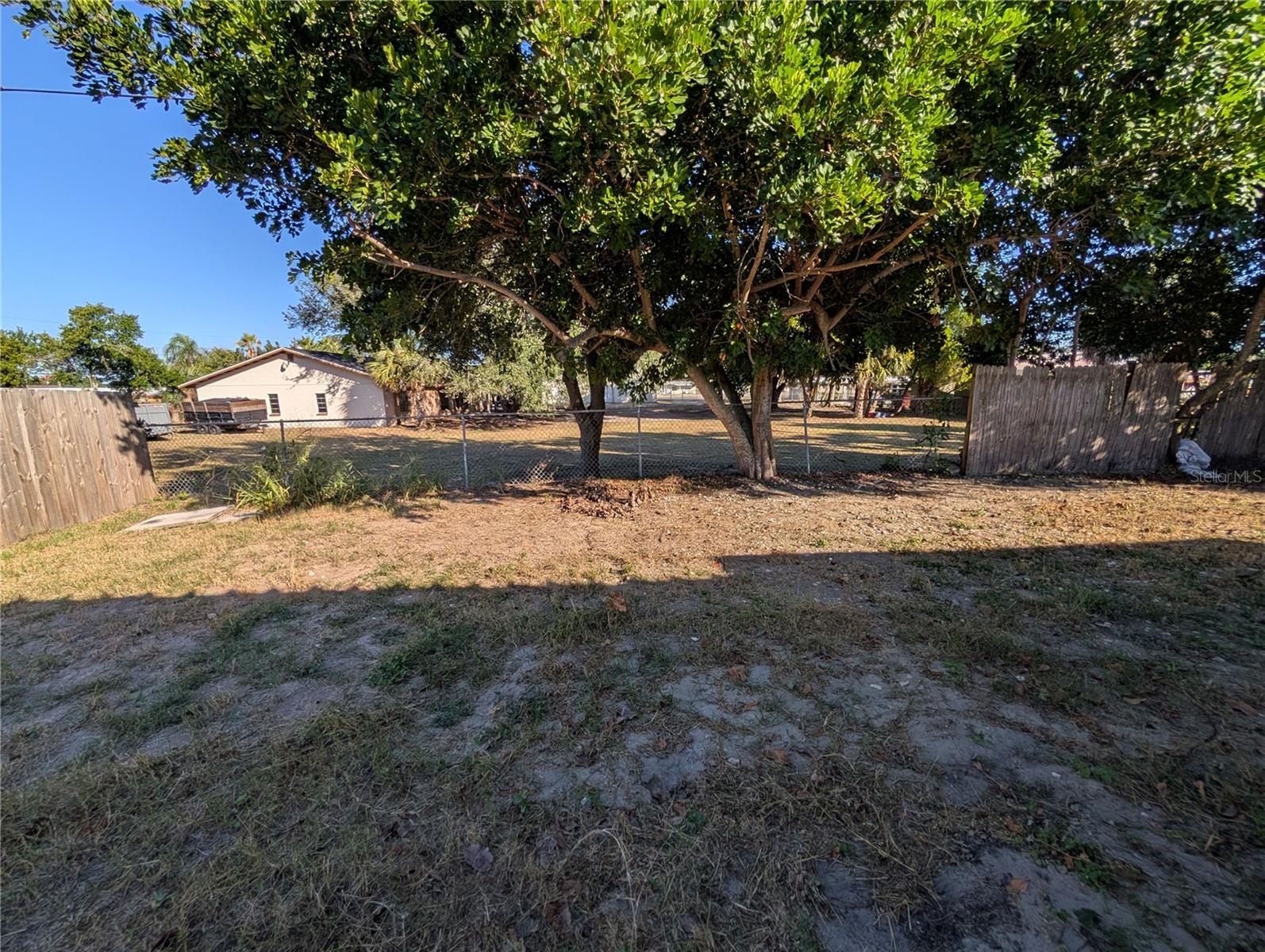 COLONIAL HILLS - Residential Lease