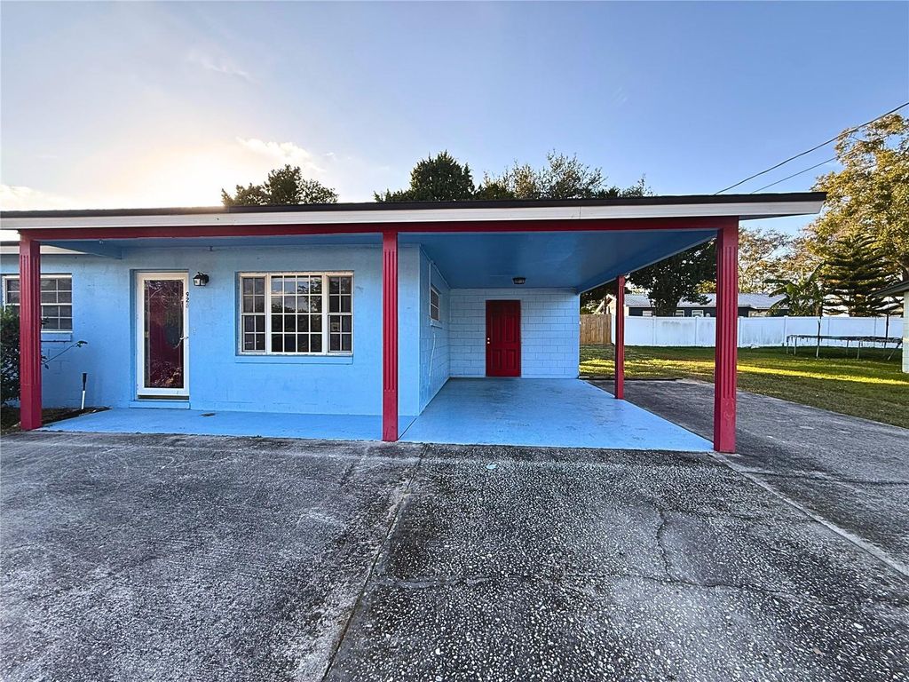 Photo of 926 Everett Street, Lake Alfred, FL 33850 (MLS # O6370821)