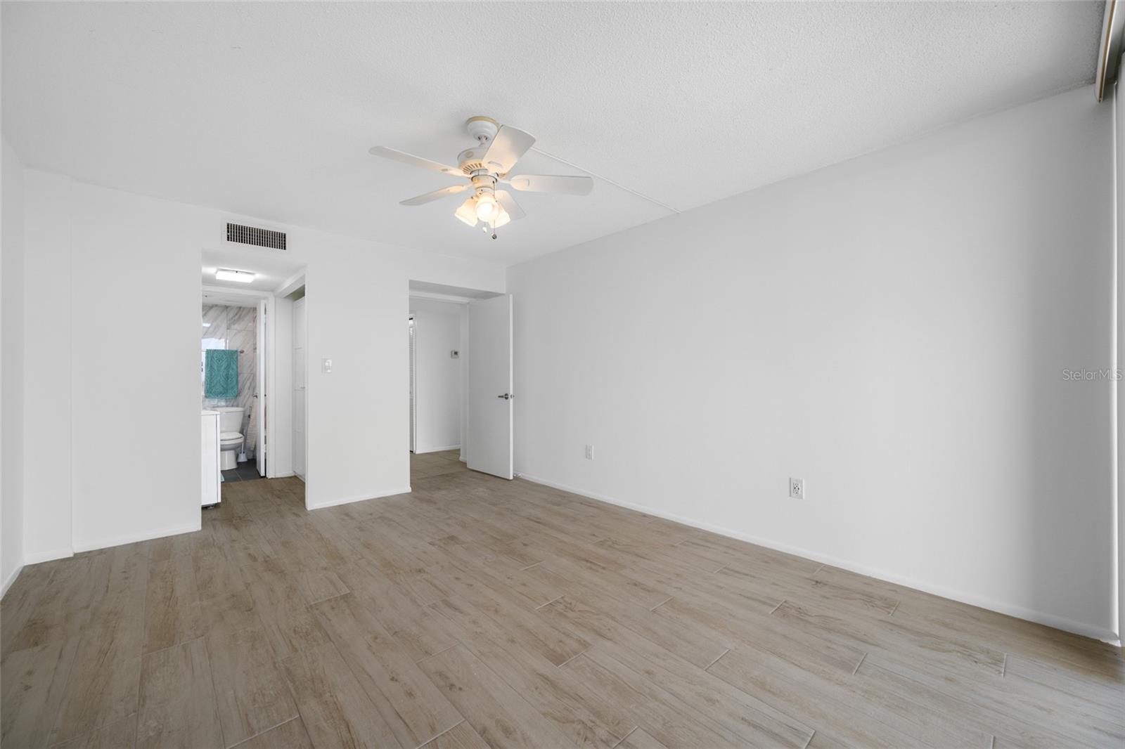 HARBOR BLUFFS WATERFRONT CONDO - Residential