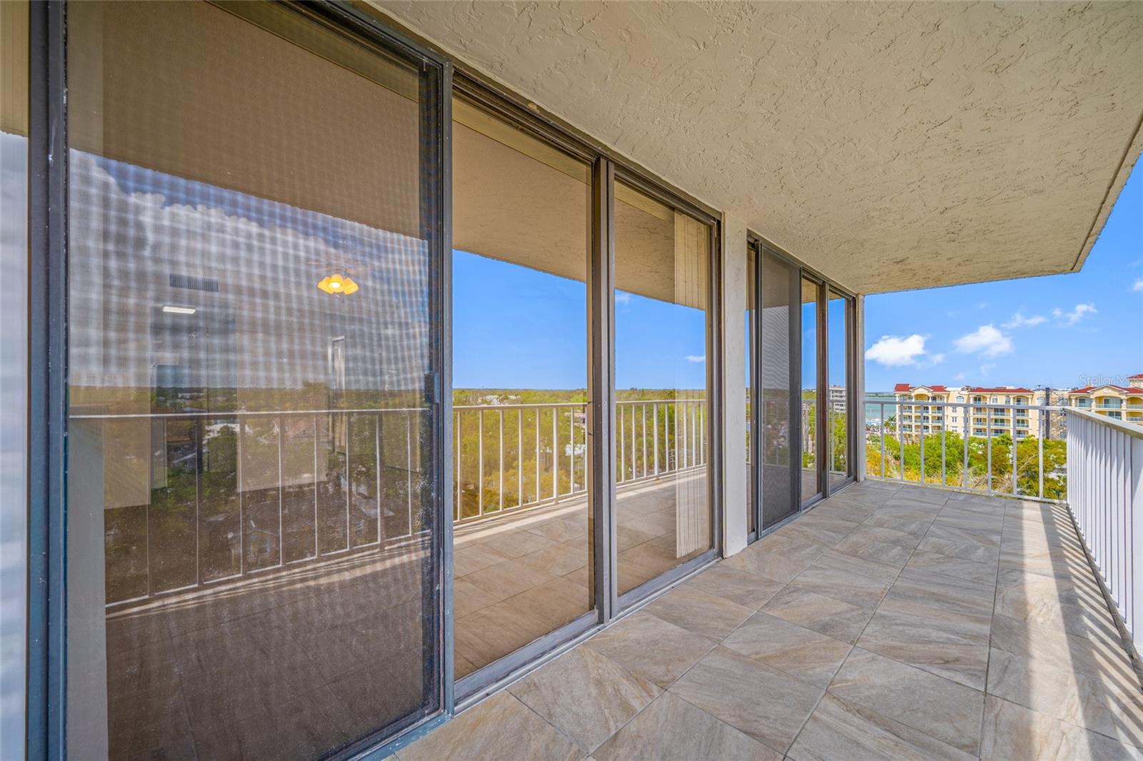 HARBOR BLUFFS WATERFRONT CONDO - Residential