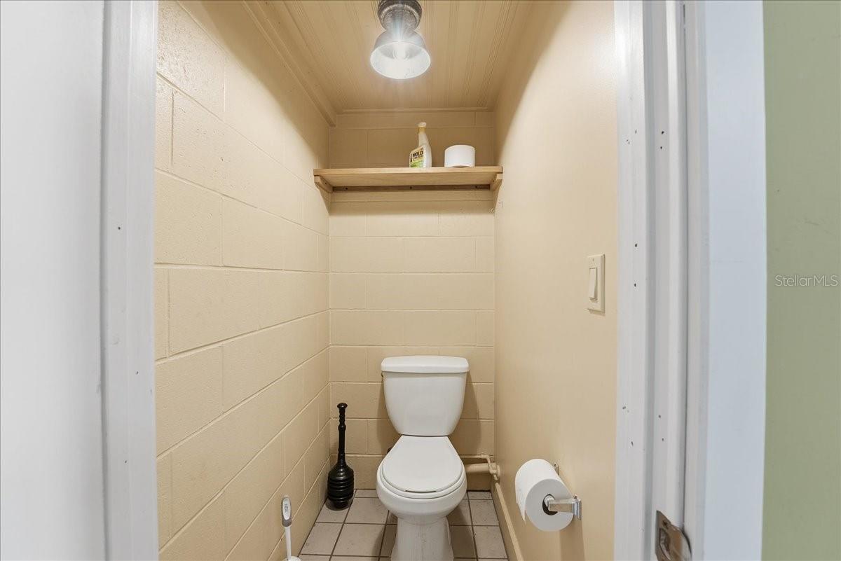 RUNNYMEDE OAKS UNREC - Residential