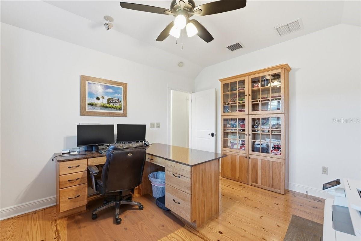 RUNNYMEDE OAKS UNREC - Residential