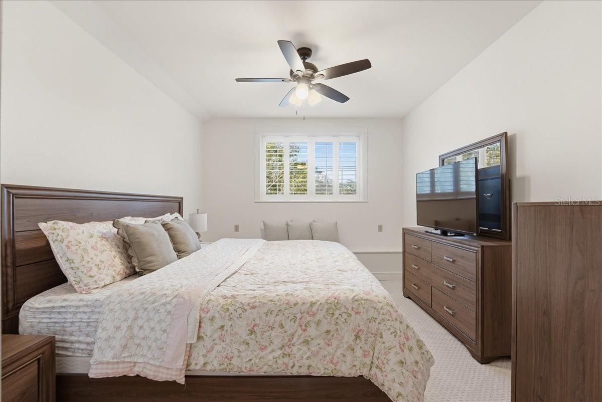 RUNNYMEDE OAKS UNREC - Residential