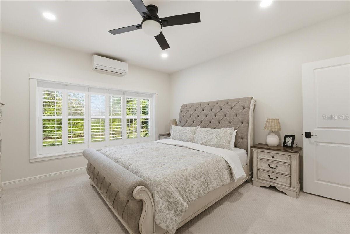 RUNNYMEDE OAKS UNREC - Residential