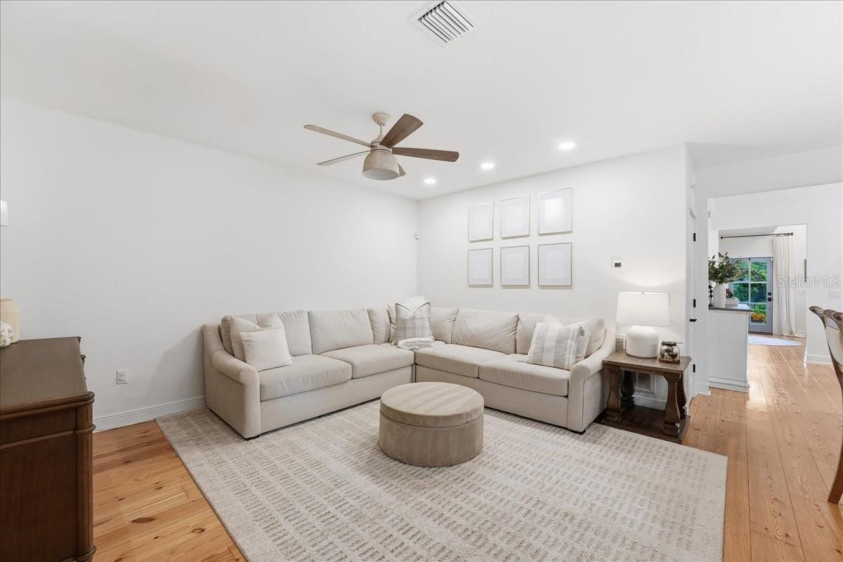 RUNNYMEDE OAKS UNREC - Residential