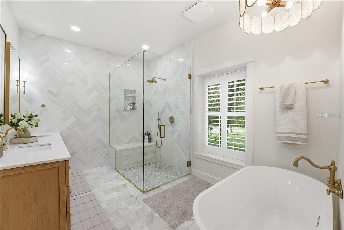 RUNNYMEDE OAKS UNREC - Residential