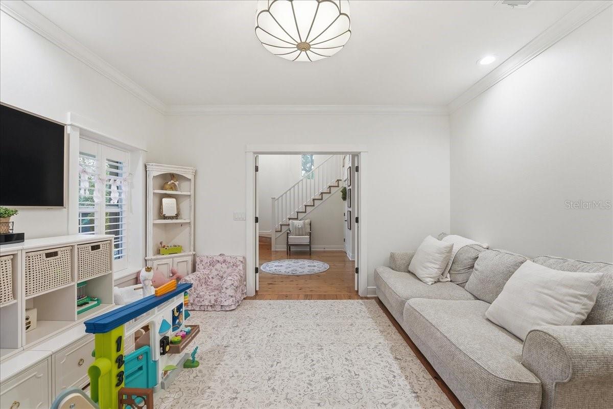 RUNNYMEDE OAKS UNREC - Residential