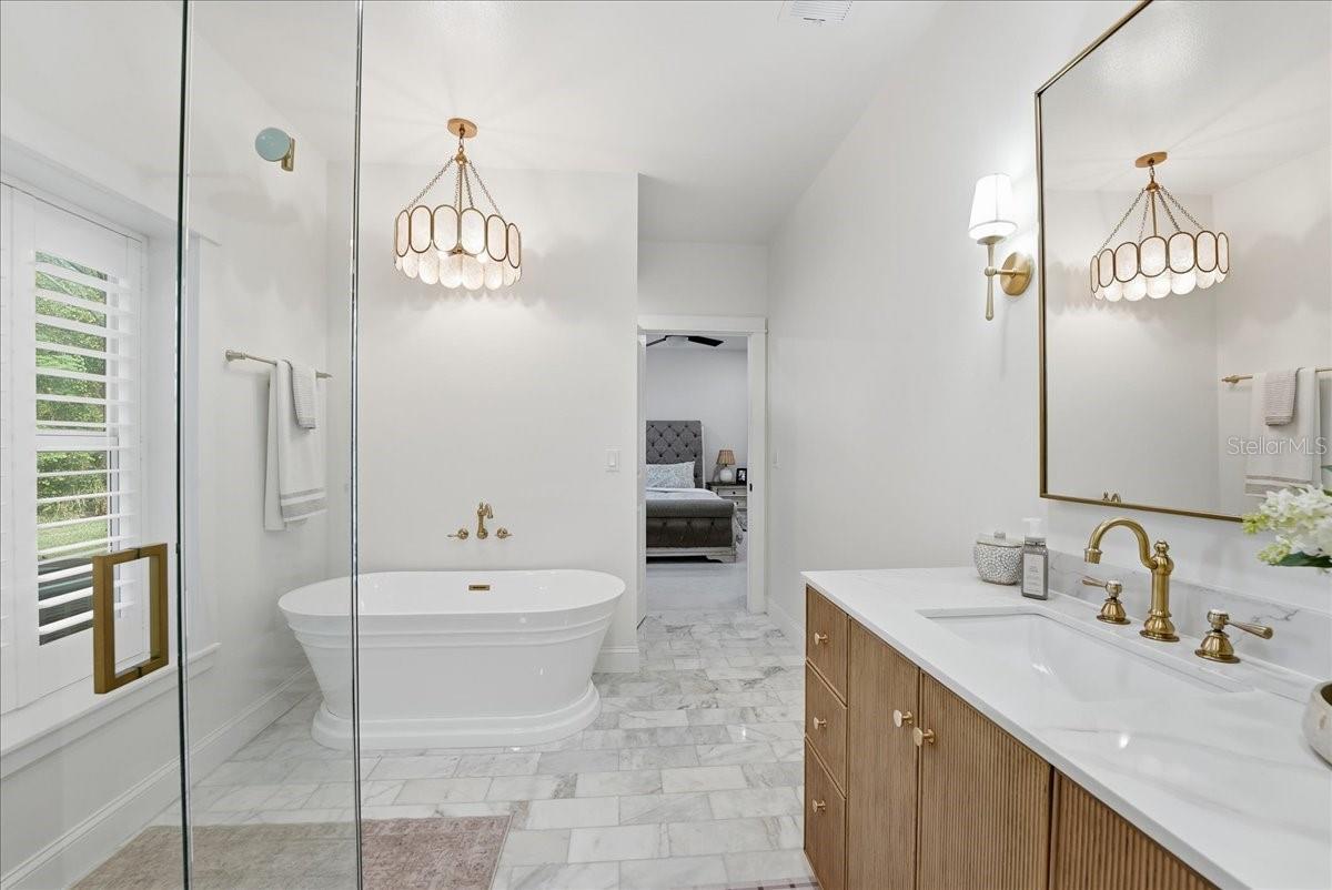 RUNNYMEDE OAKS UNREC - Residential