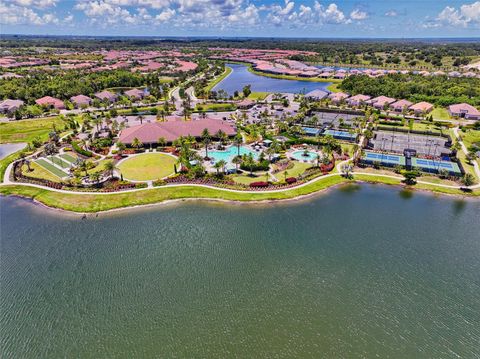 A home in PALMETTO