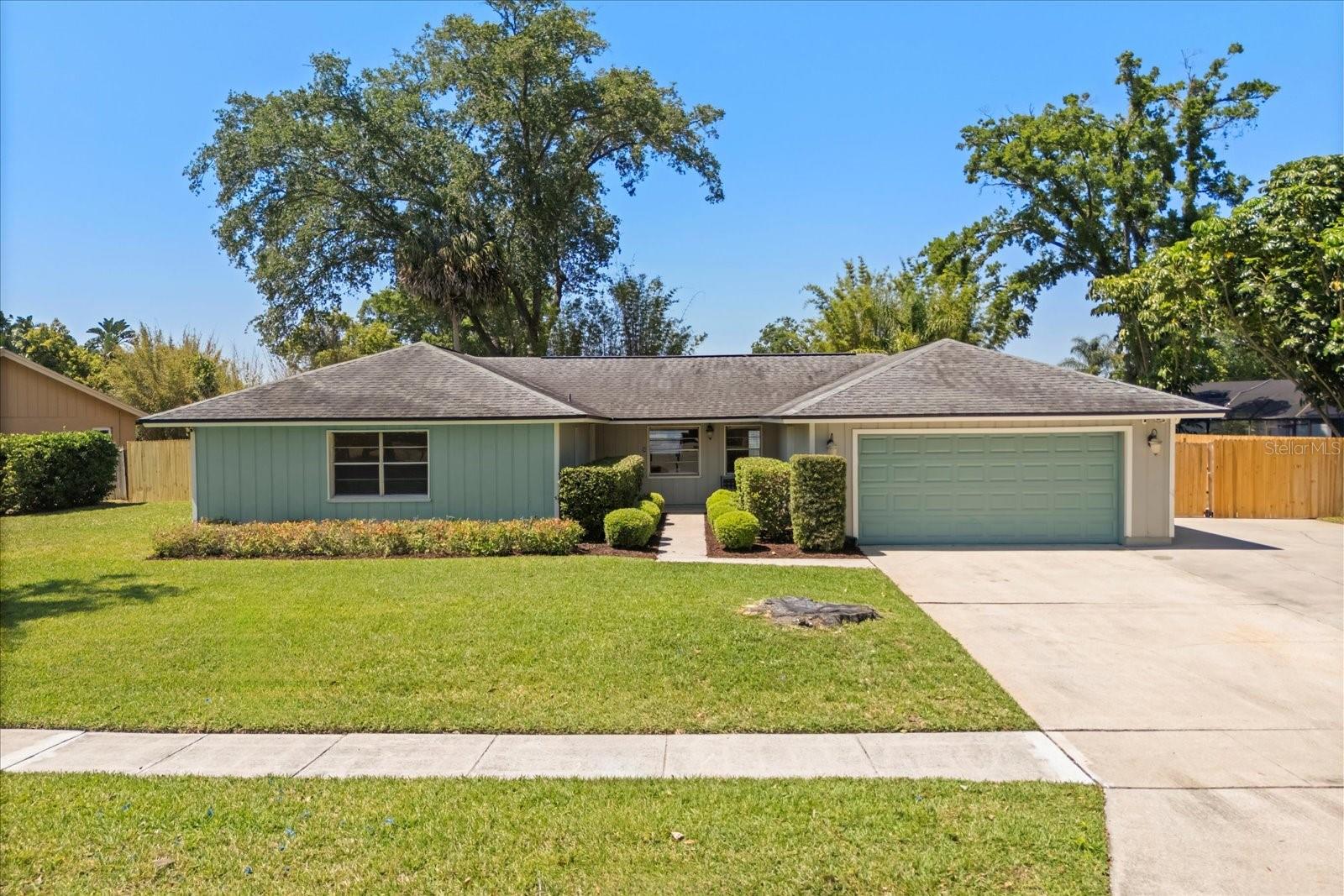 521 RIVIERA DRIVE