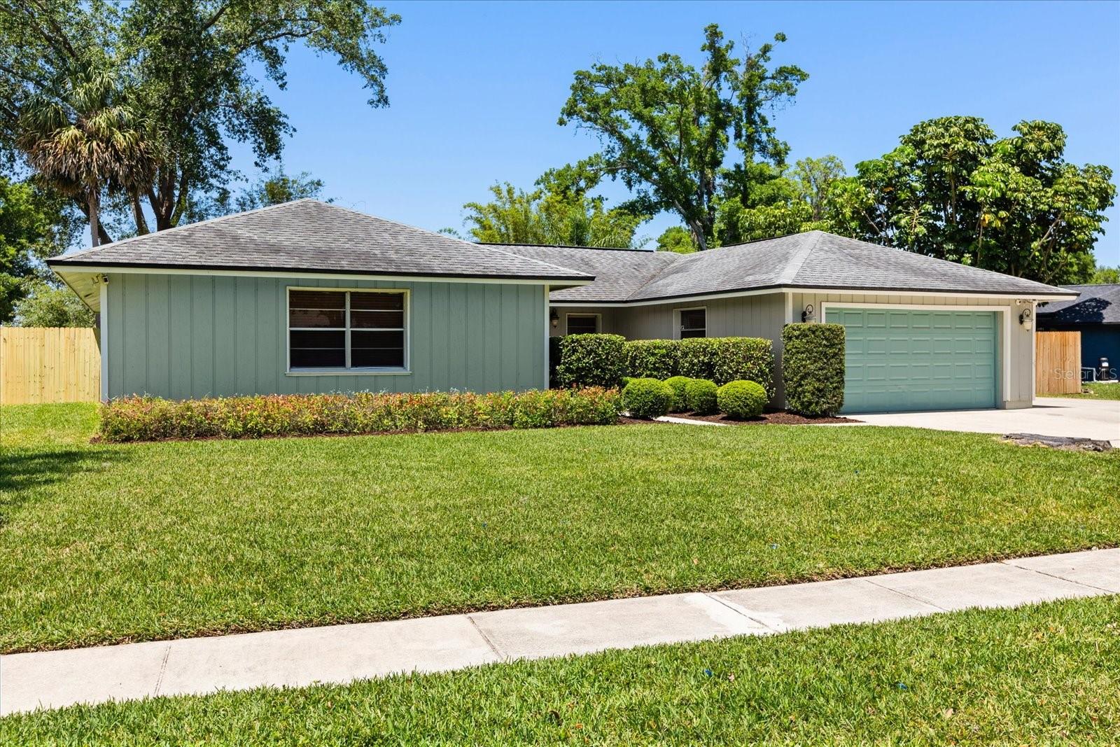 521 RIVIERA DRIVE