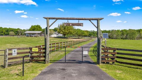 Tiny photo for 5665 SE 140th Street, Summerfield, FL 34491 (MLS # OM721354)