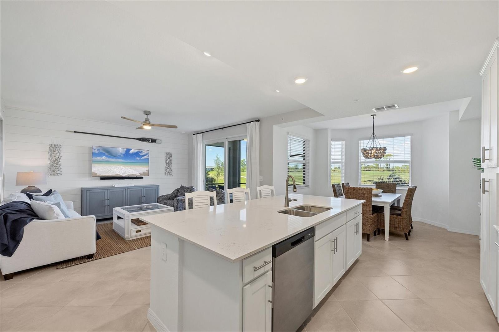 WELLEN PARK GOLF & COUNTRY CLUB - Residential Lease