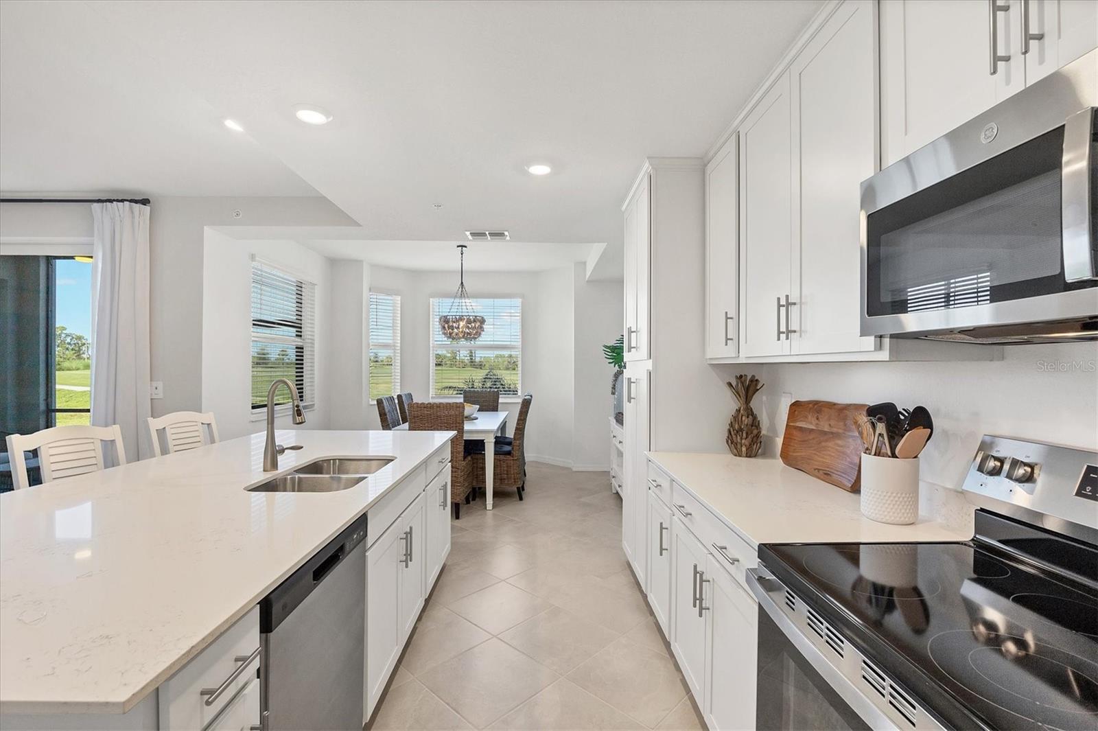 WELLEN PARK GOLF & COUNTRY CLUB - Residential Lease