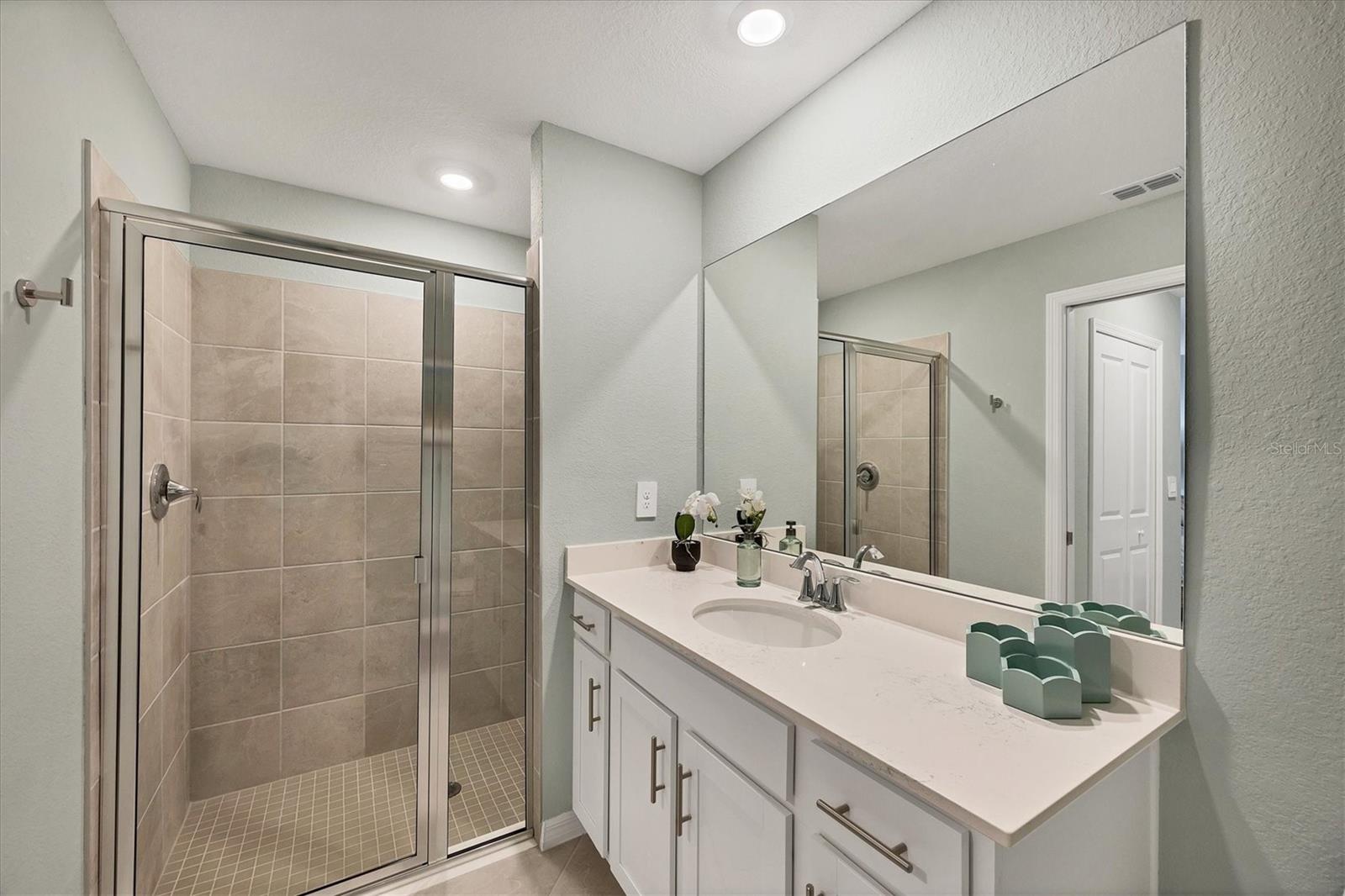 WELLEN PARK GOLF & COUNTRY CLUB - Residential Lease
