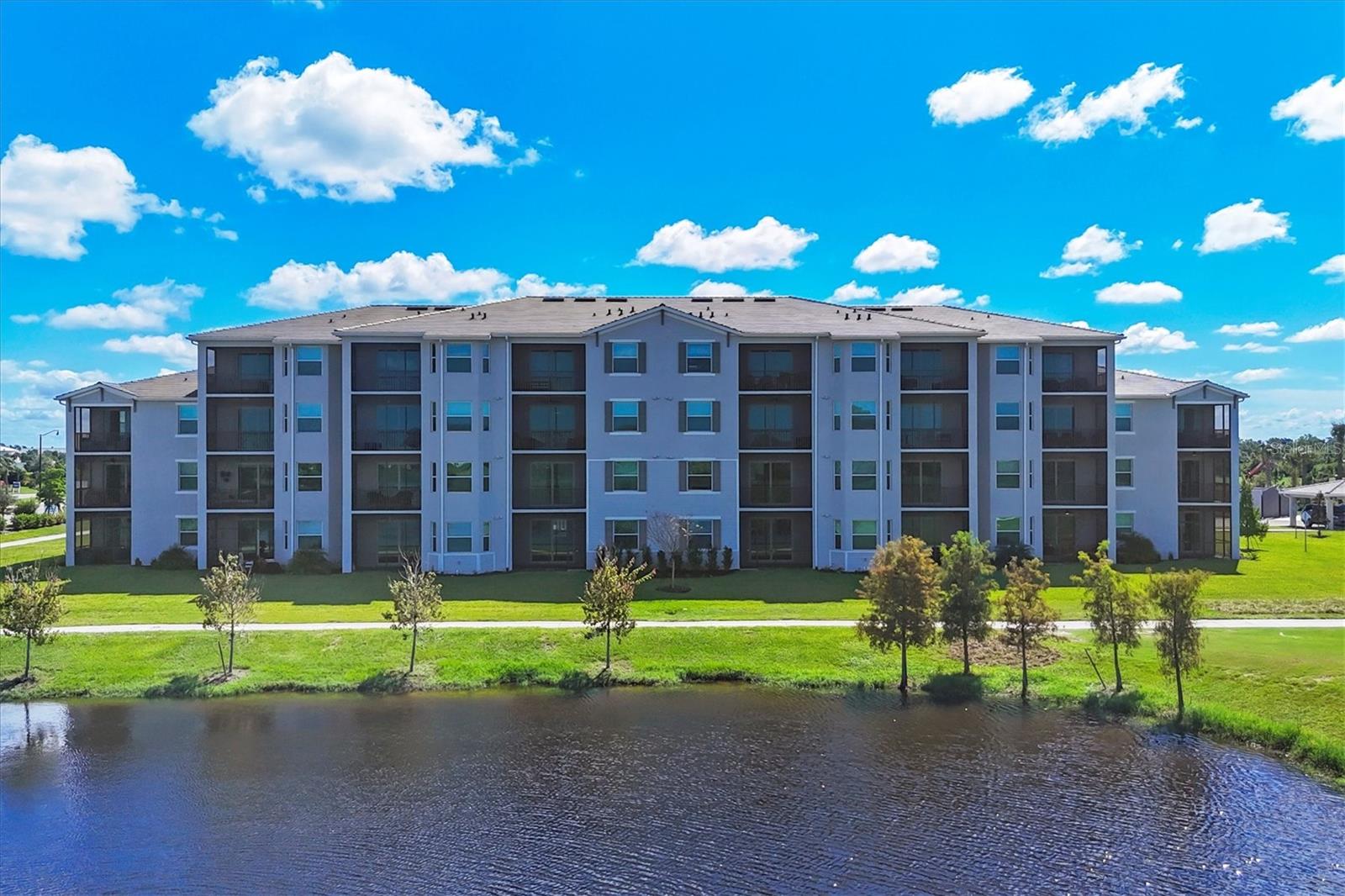 WELLEN PARK GOLF & COUNTRY CLUB - Residential Lease