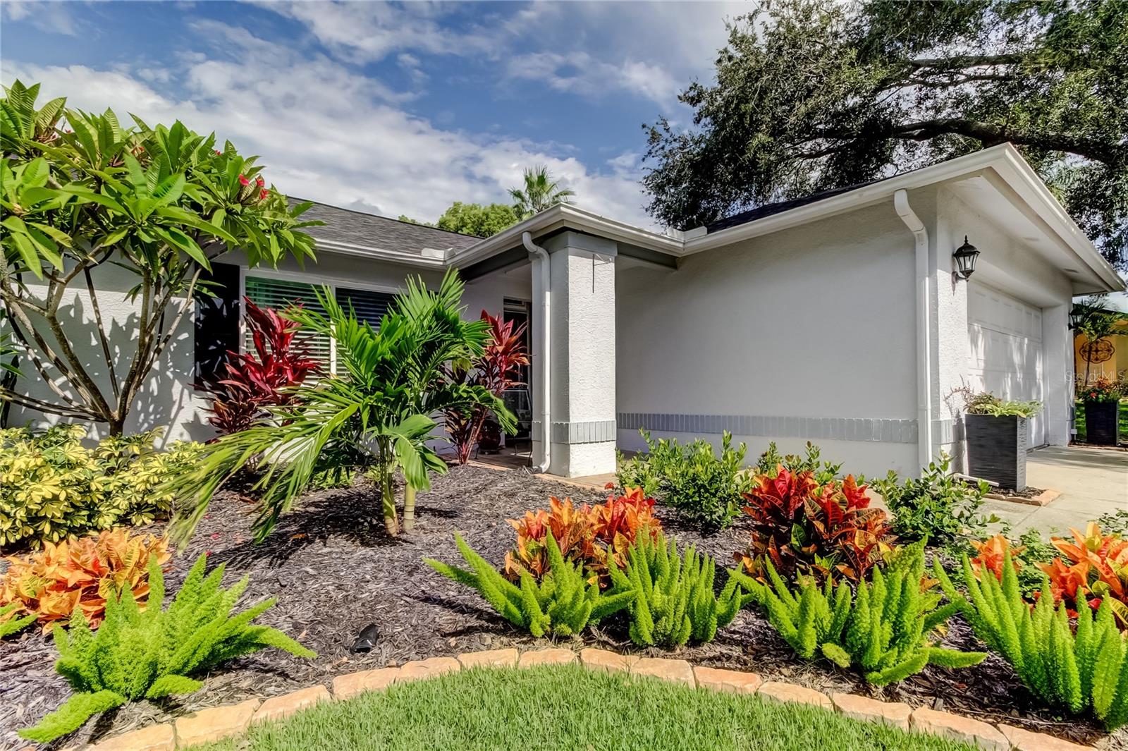 858 HARBOR CIRCLE