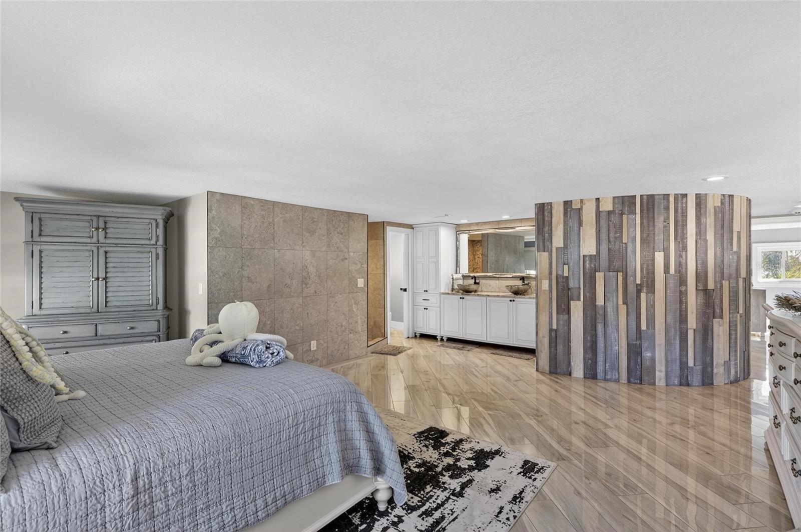 BELLEAIR BEACH YACHT CLUB ESTATES - Residential