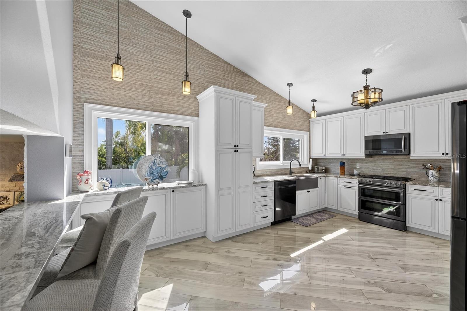 BELLEAIR BEACH YACHT CLUB ESTATES - Residential