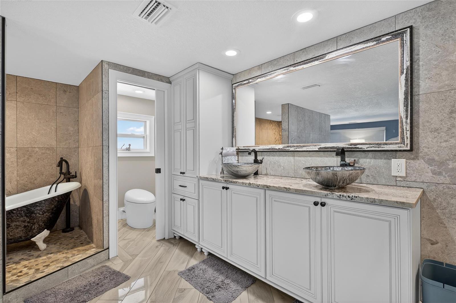 BELLEAIR BEACH YACHT CLUB ESTATES - Residential