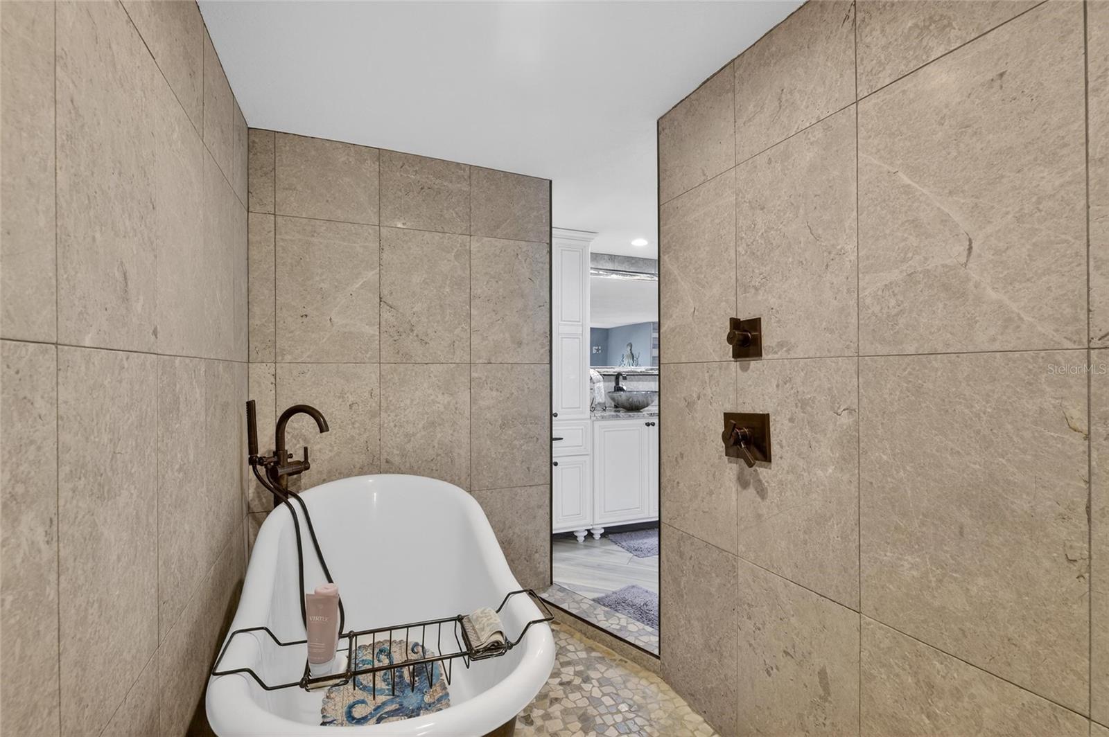 BELLEAIR BEACH YACHT CLUB ESTATES - Residential