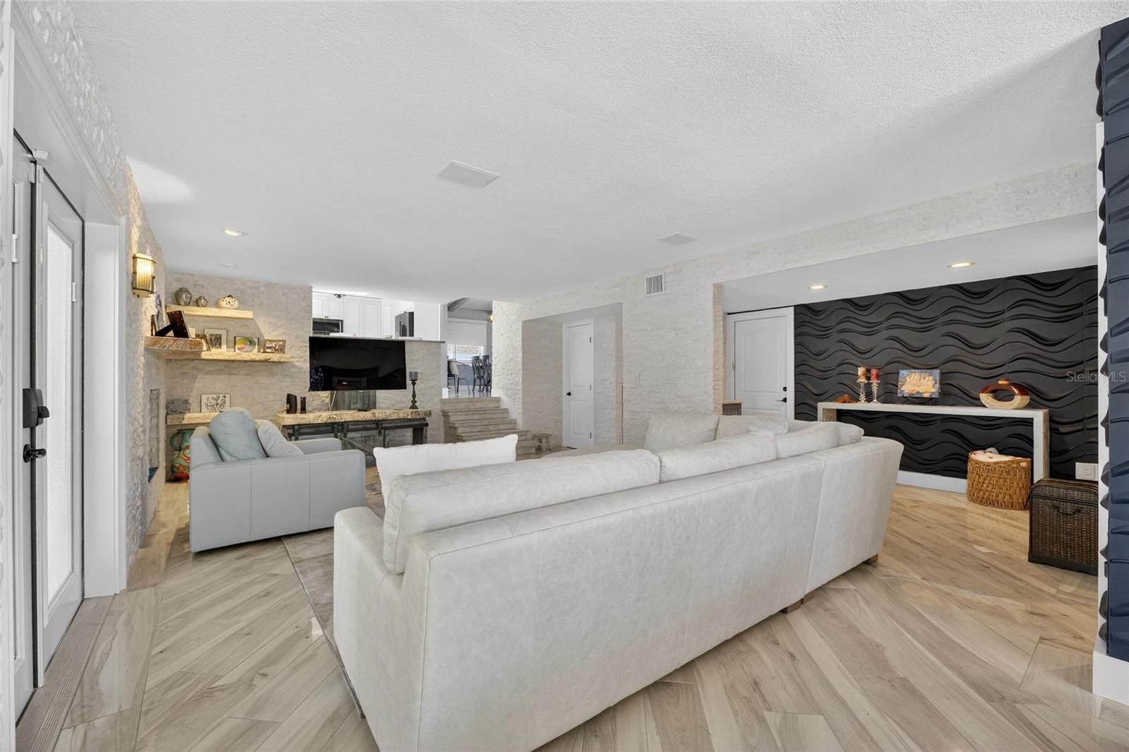 BELLEAIR BEACH YACHT CLUB ESTATES - Residential