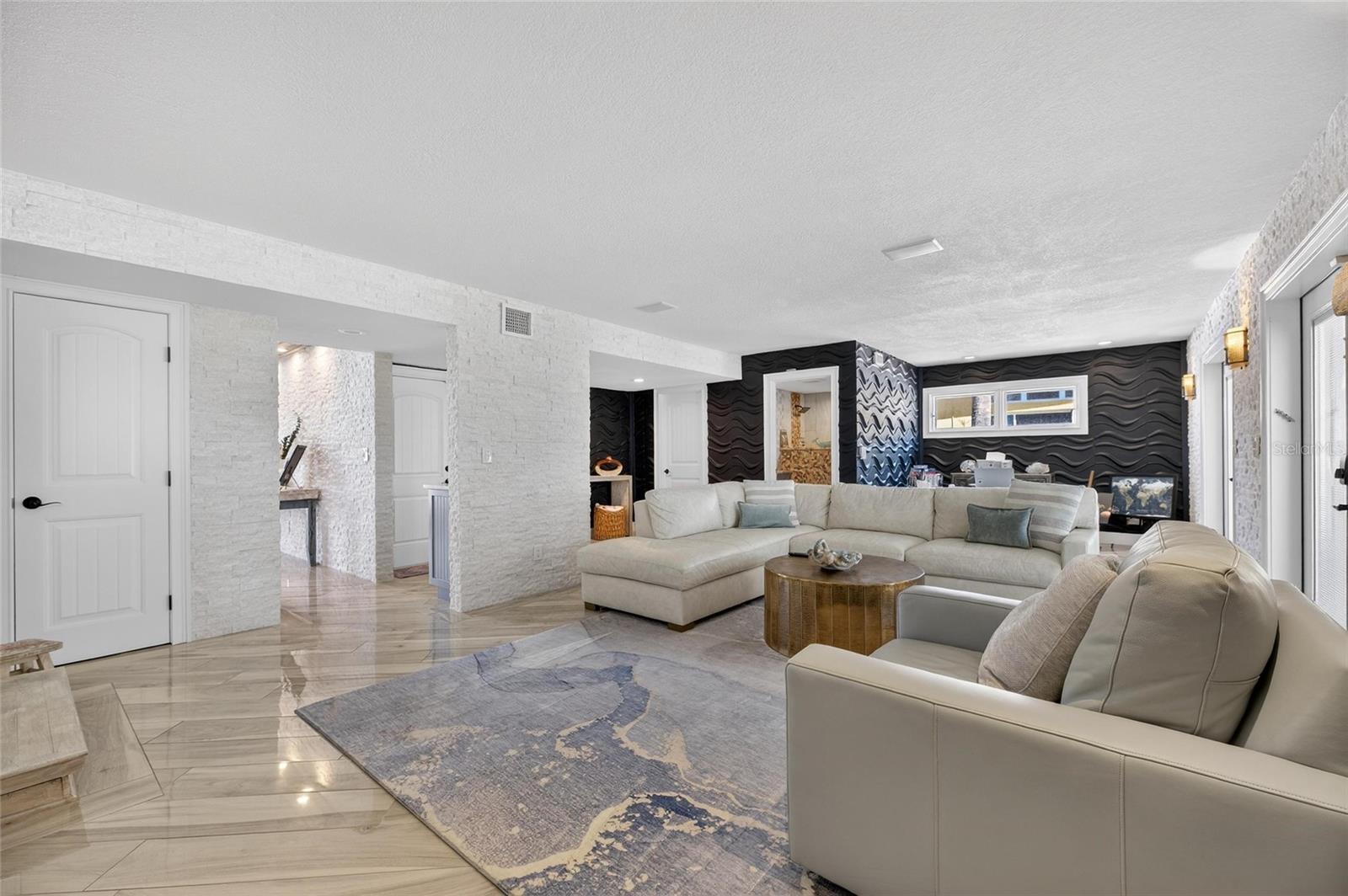 BELLEAIR BEACH YACHT CLUB ESTATES - Residential