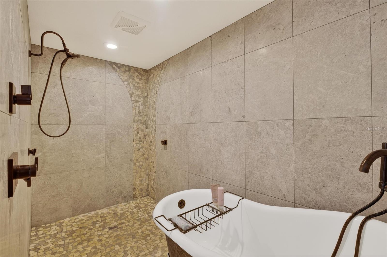 BELLEAIR BEACH YACHT CLUB ESTATES - Residential