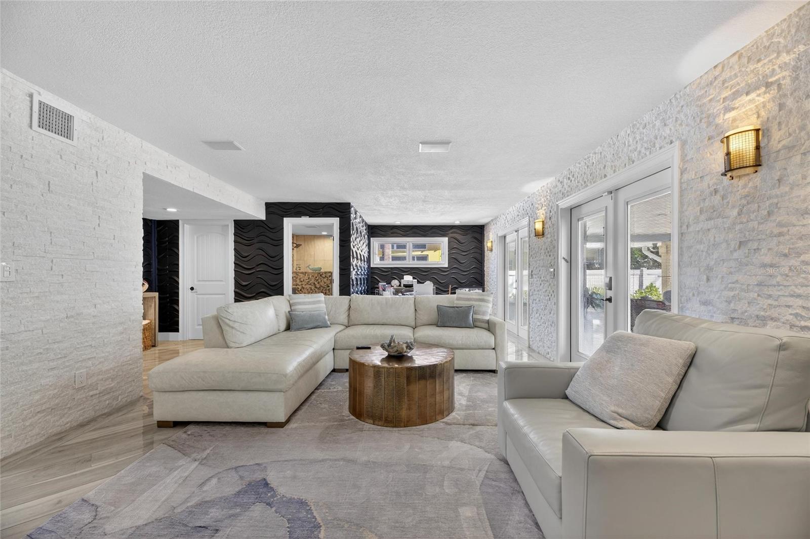 BELLEAIR BEACH YACHT CLUB ESTATES - Residential