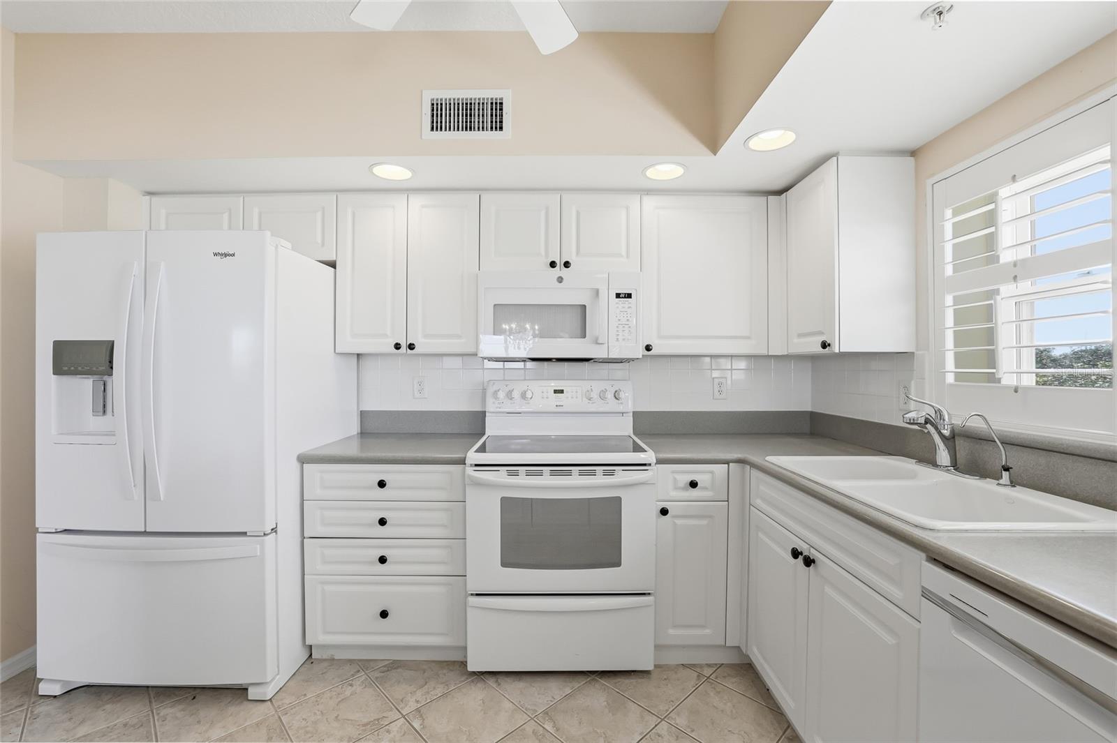 SHORES OF LONG BAYOU CONDO - Residential