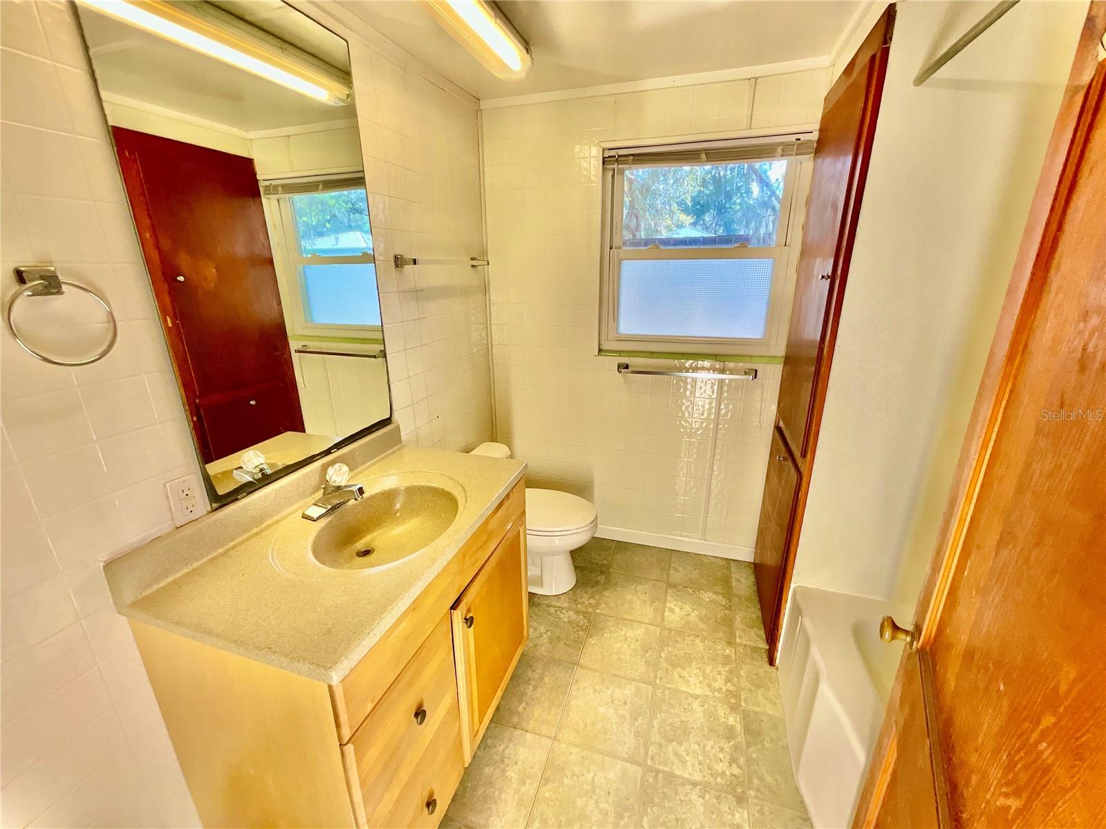 SUNNYSIDE BEACH - Residential