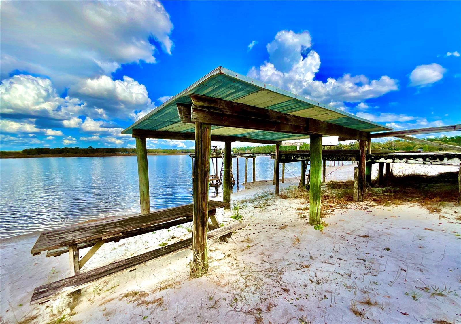 SUNNYSIDE BEACH - Residential