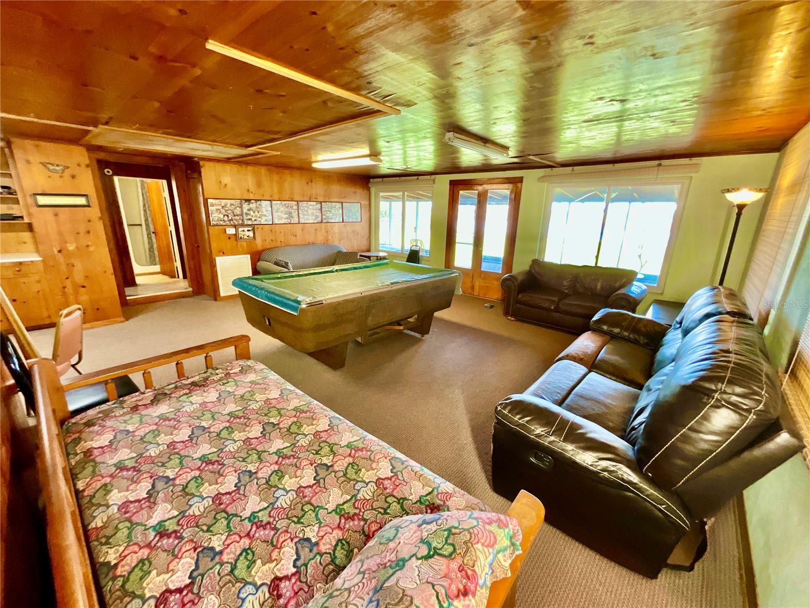 SUNNYSIDE BEACH - Residential