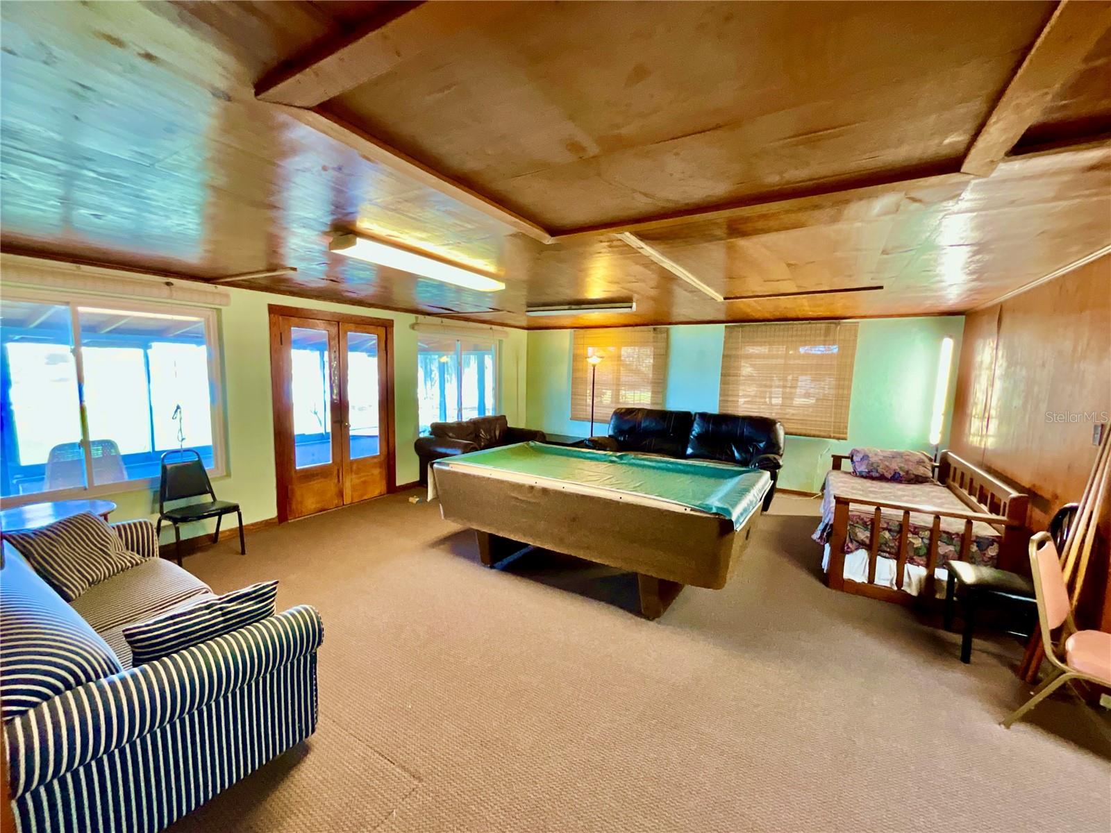 SUNNYSIDE BEACH - Residential