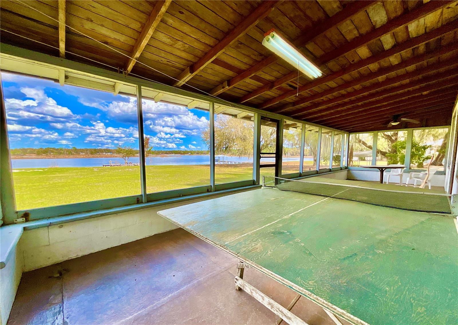 SUNNYSIDE BEACH - Residential