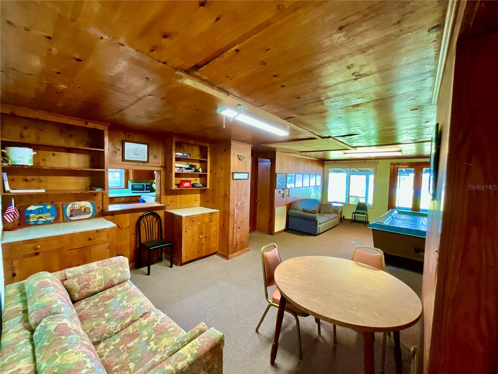 SUNNYSIDE BEACH - Residential