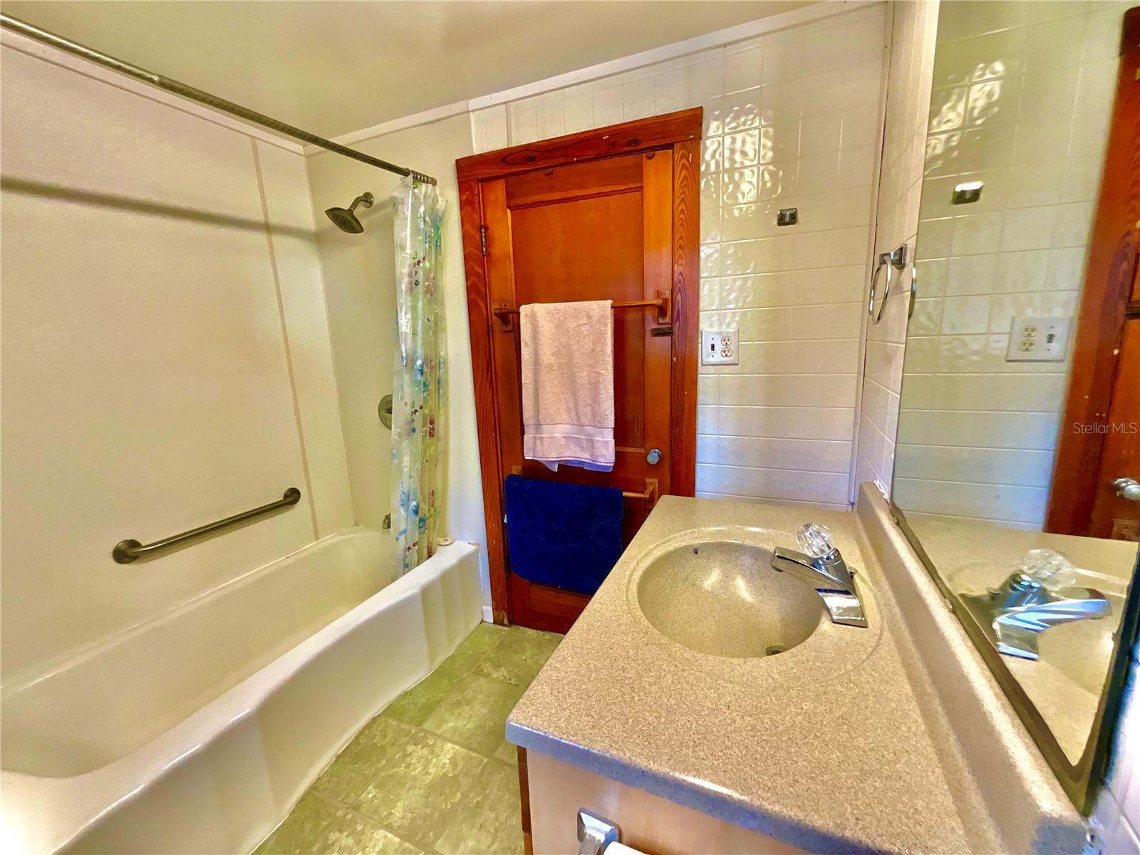 SUNNYSIDE BEACH - Residential