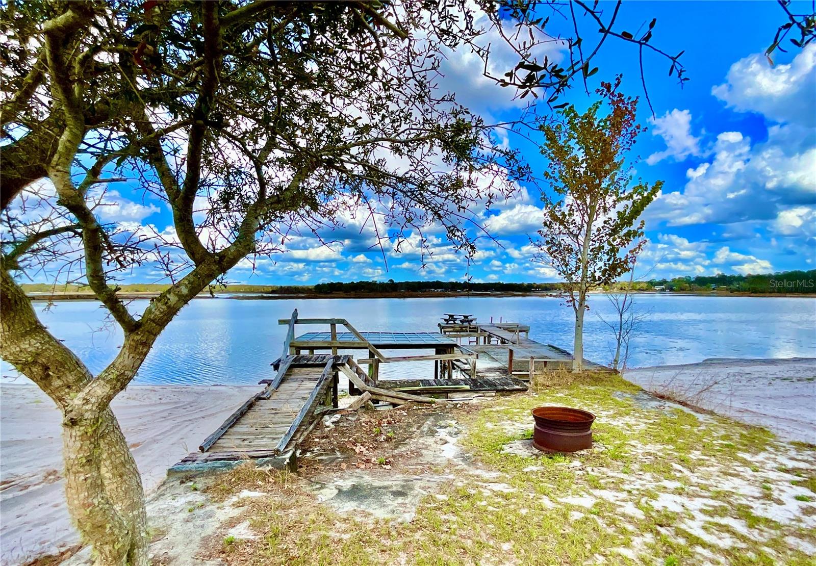 SUNNYSIDE BEACH - Residential