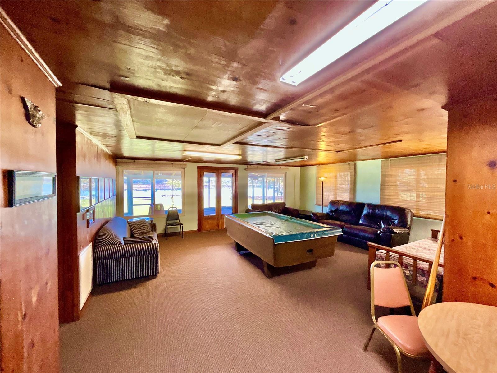 SUNNYSIDE BEACH - Residential