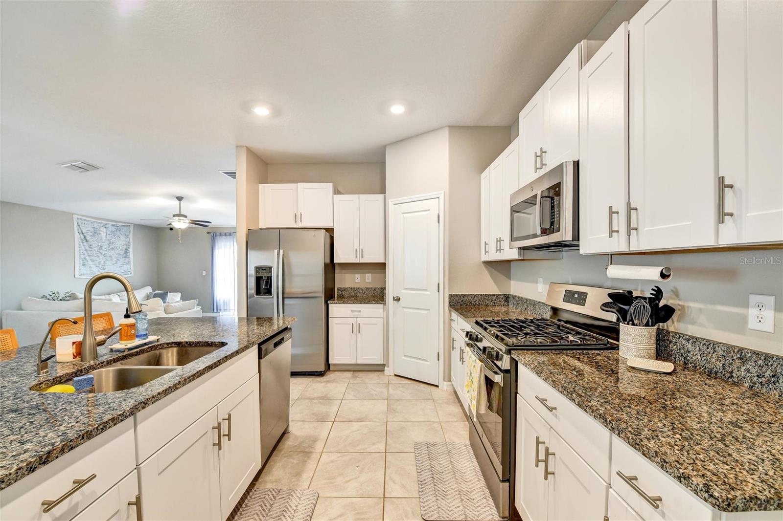 BELMONT SOUTH PH 2D & PASEO AL - Residential