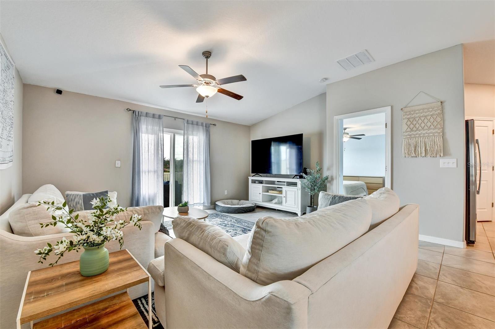 BELMONT SOUTH PH 2D & PASEO AL - Residential