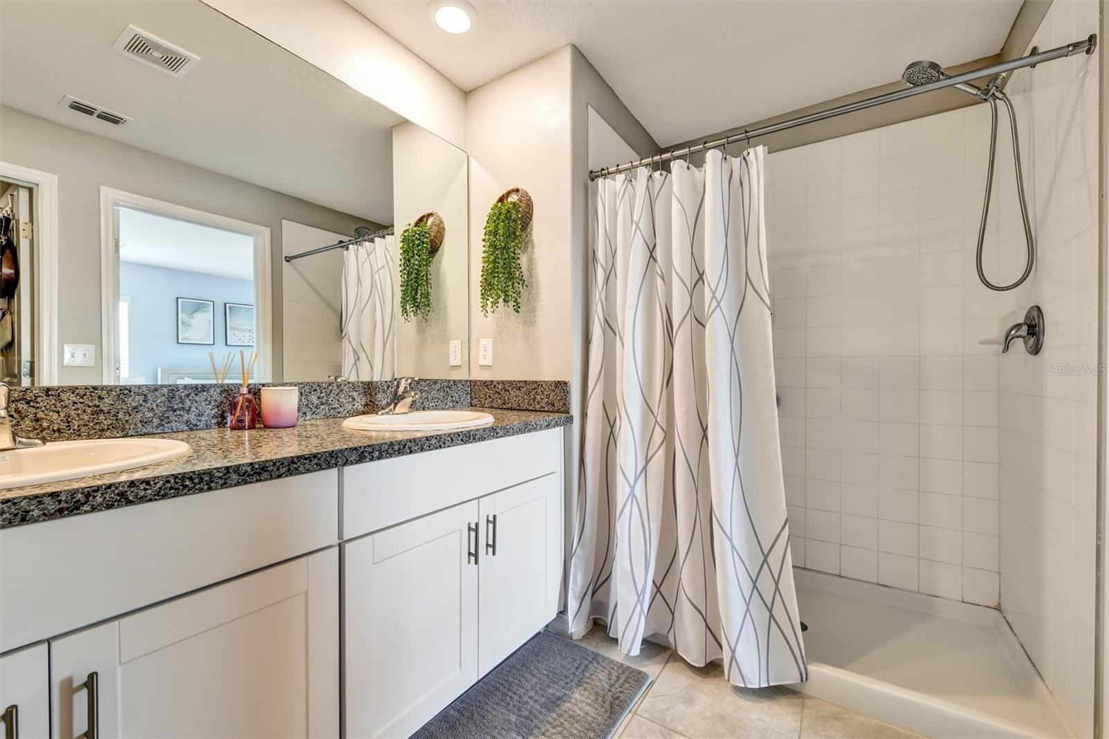 BELMONT SOUTH PH 2D & PASEO AL - Residential