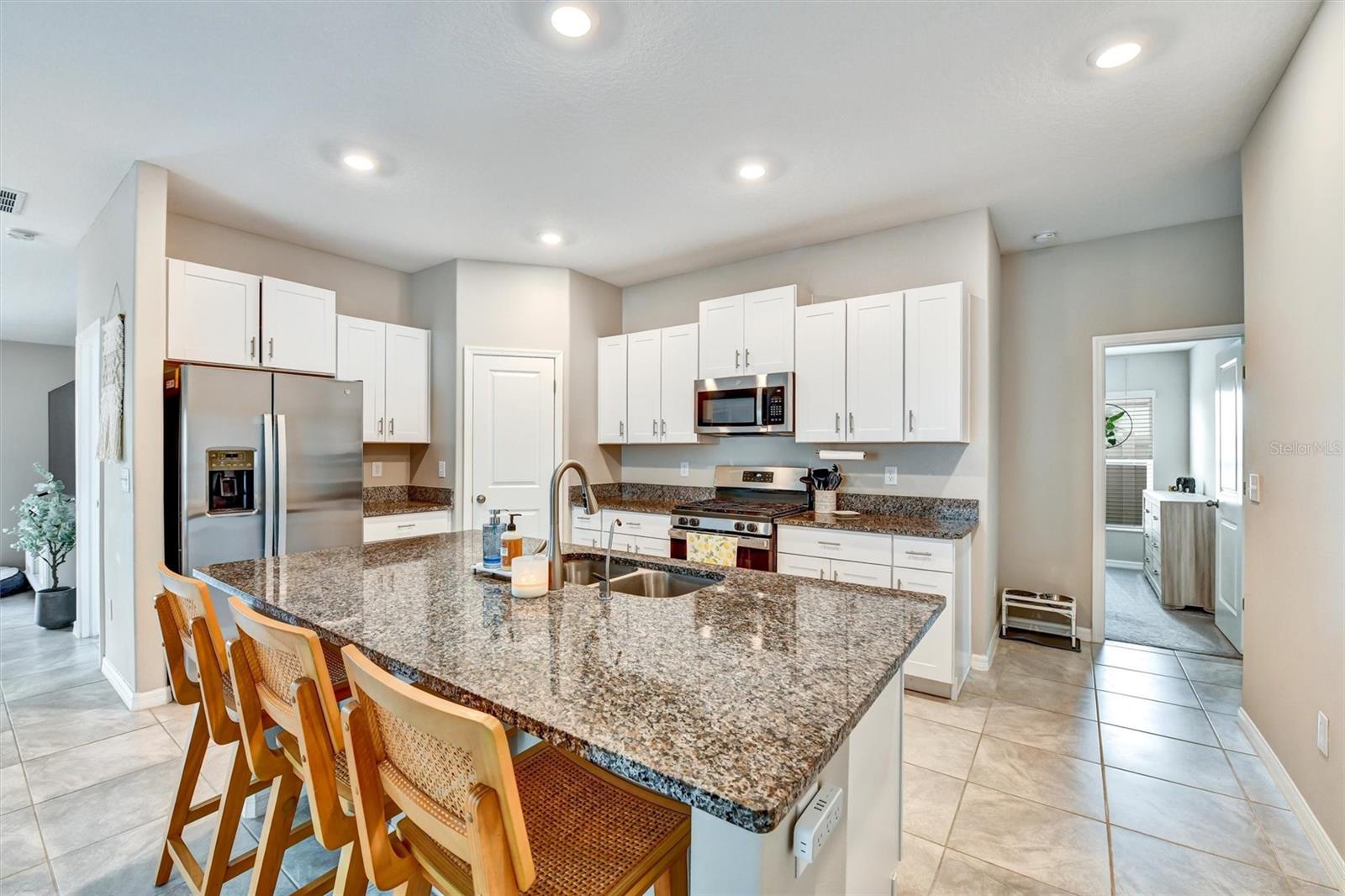 BELMONT SOUTH PH 2D & PASEO AL - Residential