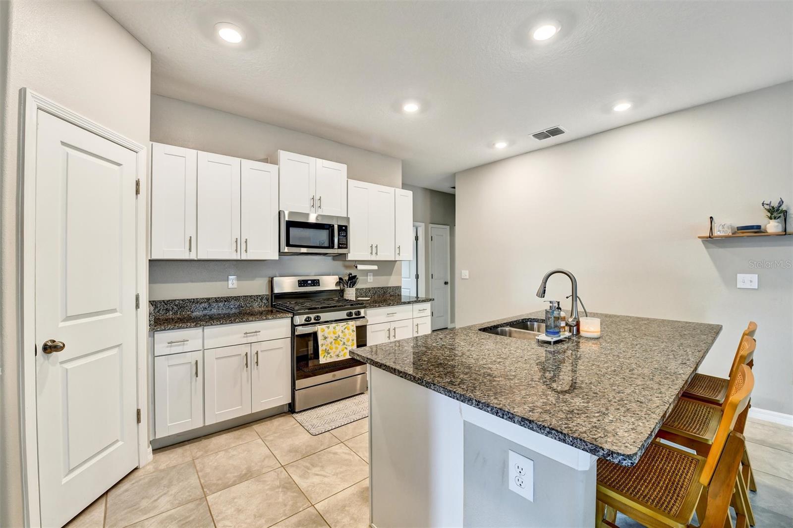 BELMONT SOUTH PH 2D & PASEO AL - Residential