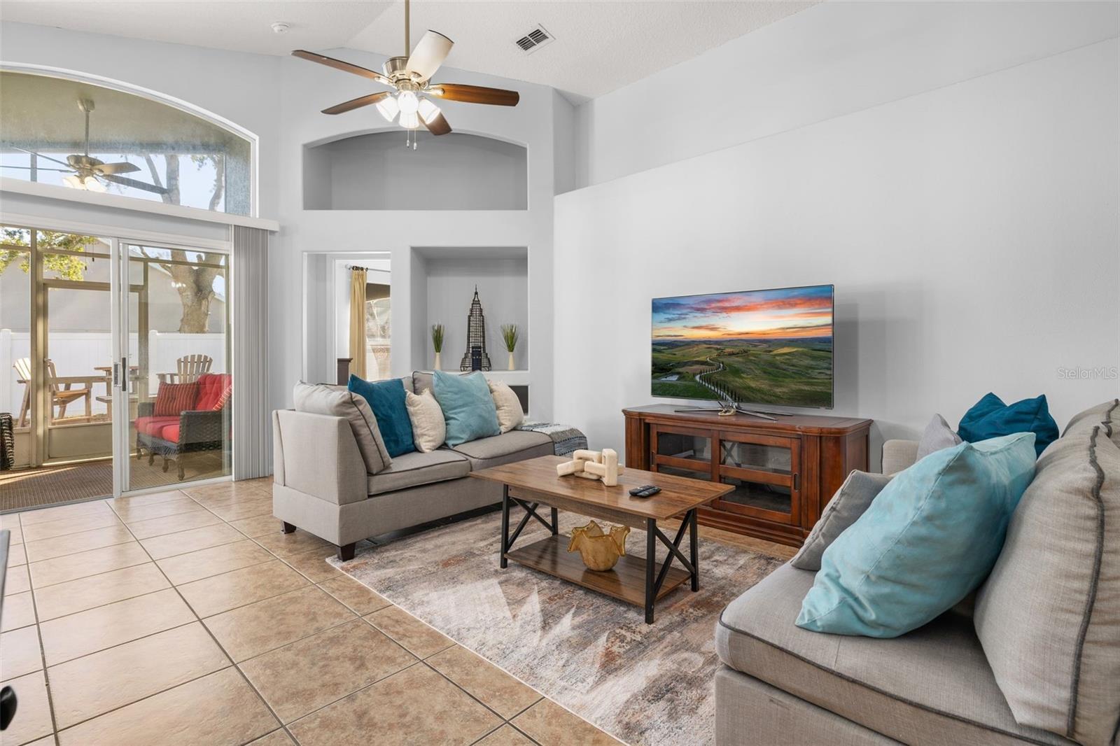 WESTON HILLS SUB - Residential