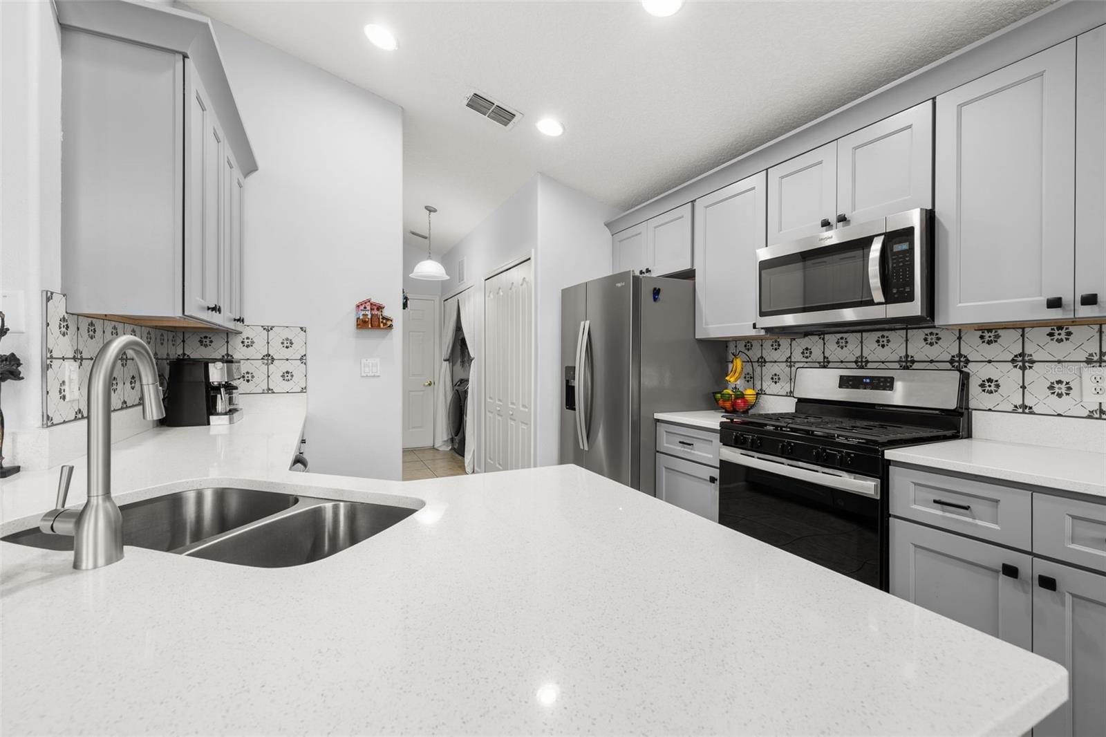 WESTON HILLS SUB - Residential