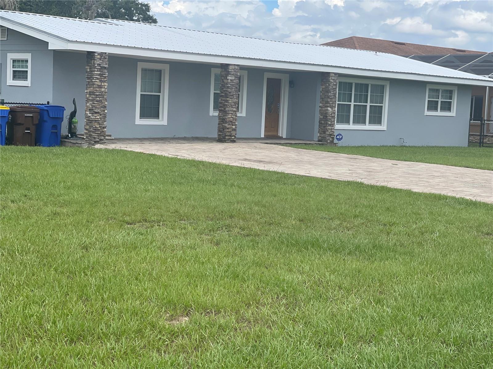 Move in ready 3/2,in desirable Eagle Lake community. No Hoa's, Huge corner let. Very beautifully updated with custom cabinets. This home has it all, And want last so call before it's gone!