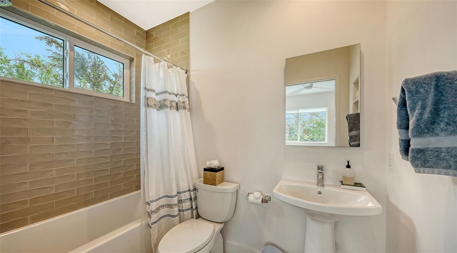 BUNGALOW HILL - Residential